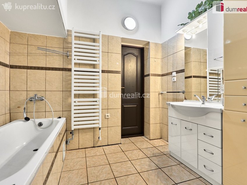 Prodej  vily 286 m^2 Chelčického, Chlum u Třeboně 