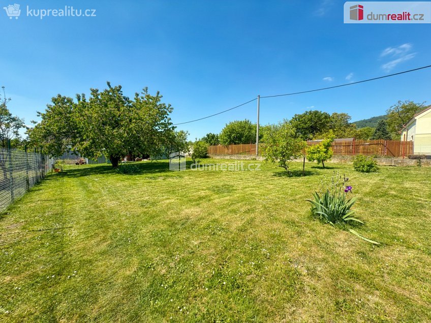 Prodej  stavebního pozemku 1059 m^2 Přestanov, Přestanov 