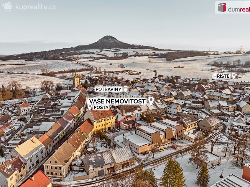 Prodej  rodinného domu 200 m^2 náměstí, Kravaře 