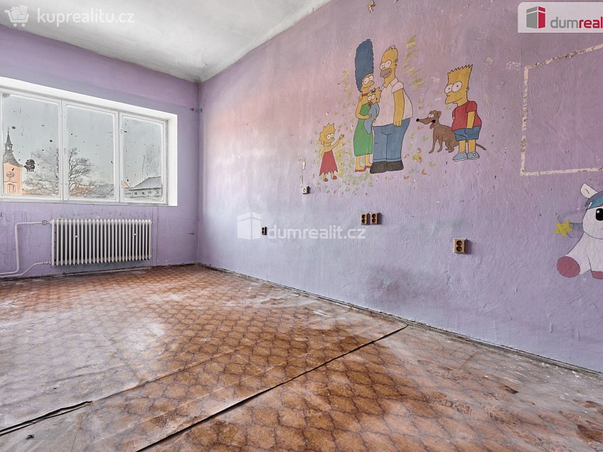 Prodej  rodinného domu 200 m^2 náměstí, Kravaře 