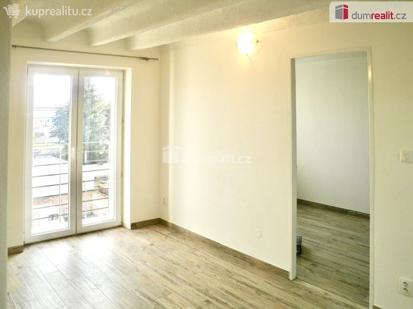 Pronájem bytu 1+1 28 m^2 Národních hrdinů, Břeclav 