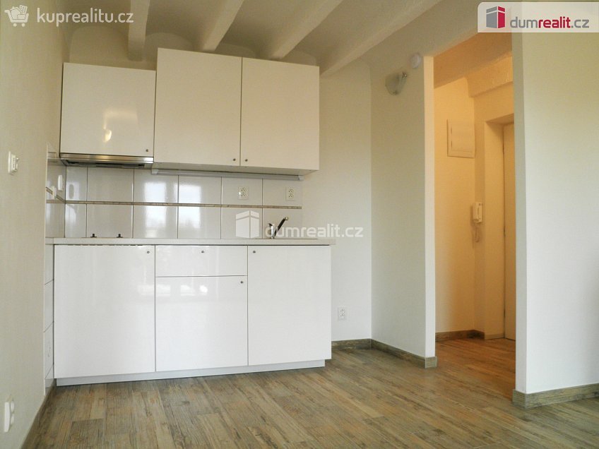 Pronájem bytu 1+1 28 m^2 Národních hrdinů, Břeclav 