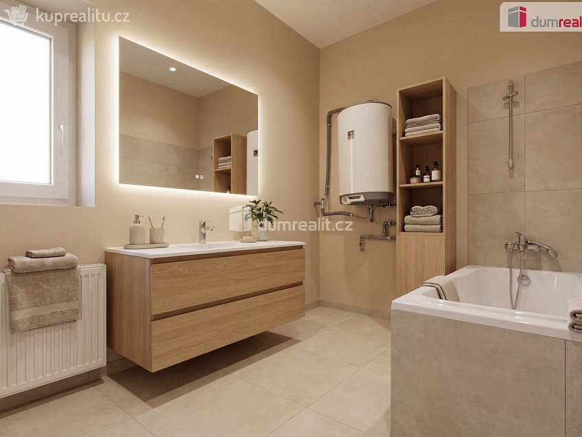 Prodej  rodinného domu 200 m^2 náměstí, Kravaře 