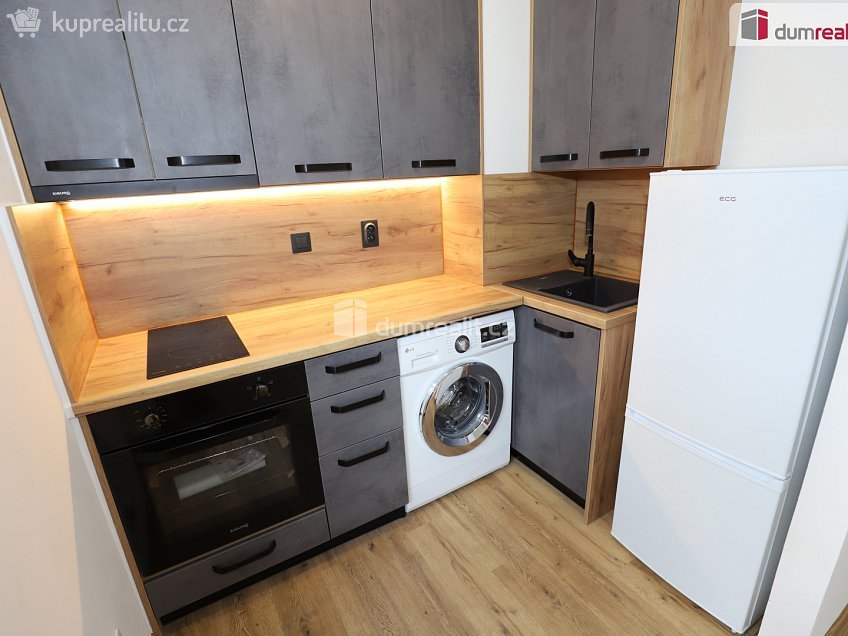 Prodej bytu 1+kk 23 m^2 Pohraniční stráže, Kraslice 