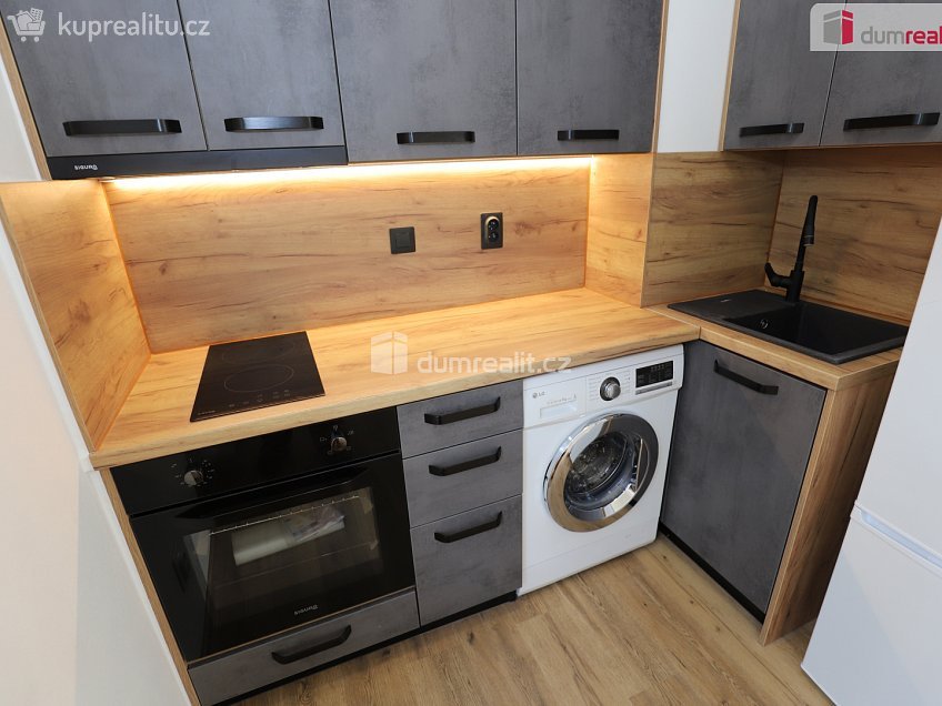 Prodej bytu 1+kk 23 m^2 Pohraniční stráže, Kraslice 