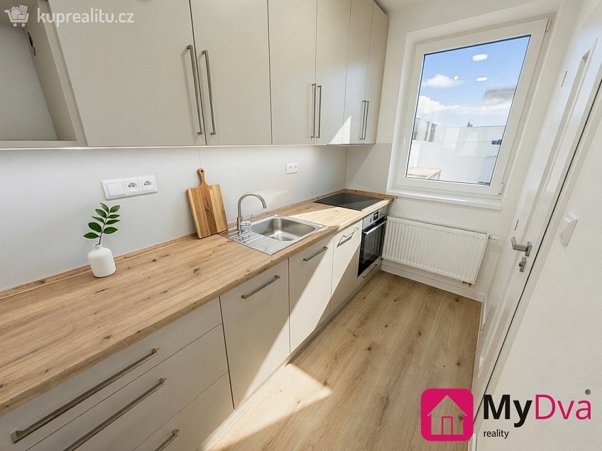 Pronájem bytu 1+1 33 m^2 Sv. Čecha, Třebíč 