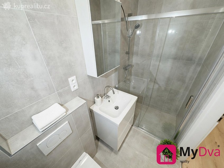 Pronájem bytu 1+1 33 m^2 Sv. Čecha, Třebíč 