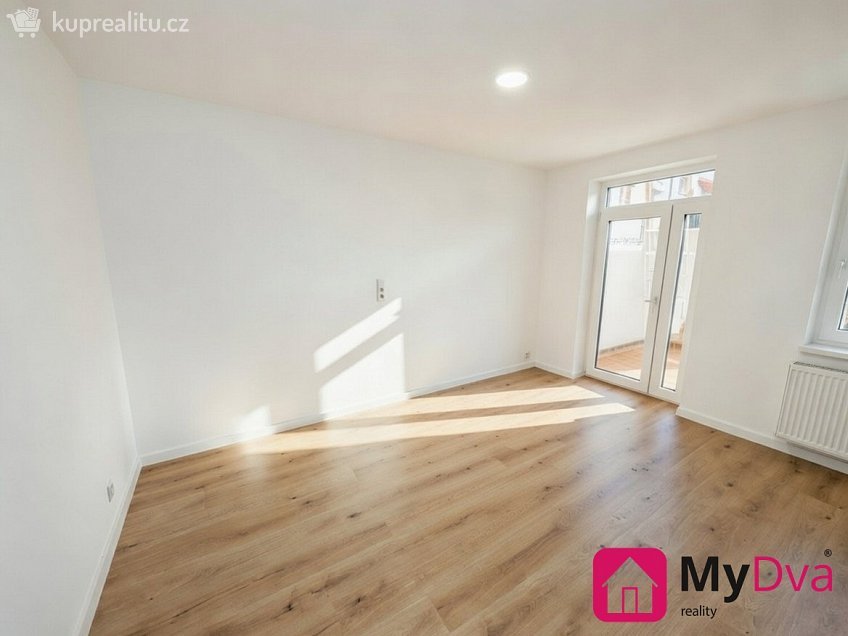 Pronájem bytu 1+1 33 m^2 Sv. Čecha, Třebíč 