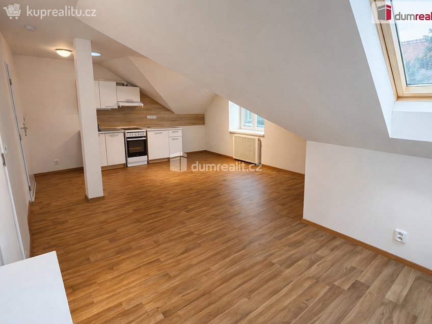 Pronájem bytu 2+kk 50 m^2 Ke Hřbitovu, Kolín 