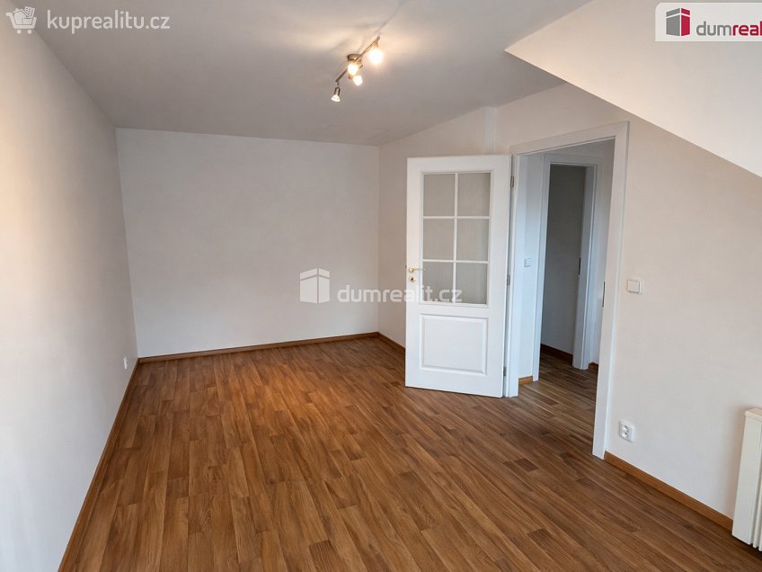 Pronájem bytu 2+kk 50 m^2 Ke Hřbitovu, Kolín 