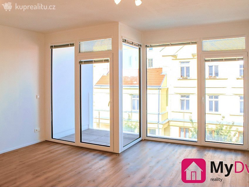 Pronájem bytu 1+kk 34 m^2 Jarošova, Znojmo 