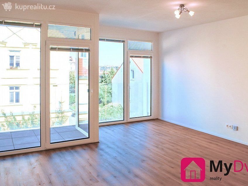 Pronájem bytu 1+kk 34 m^2 Jarošova, Znojmo 