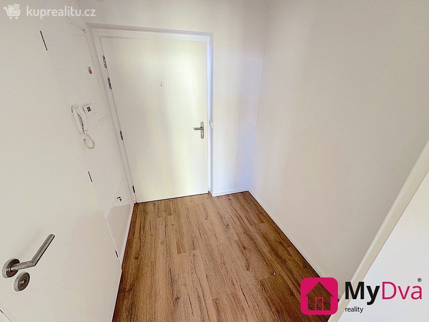 Pronájem bytu 1+kk 34 m^2 Jarošova, Znojmo 