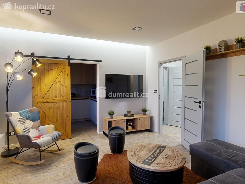 Pronájem bytu 2+1 44 m^2 Hradecká, Opava 