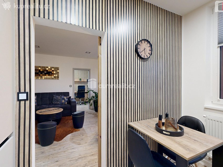 Pronájem bytu 2+1 44 m^2 Hradecká, Opava 