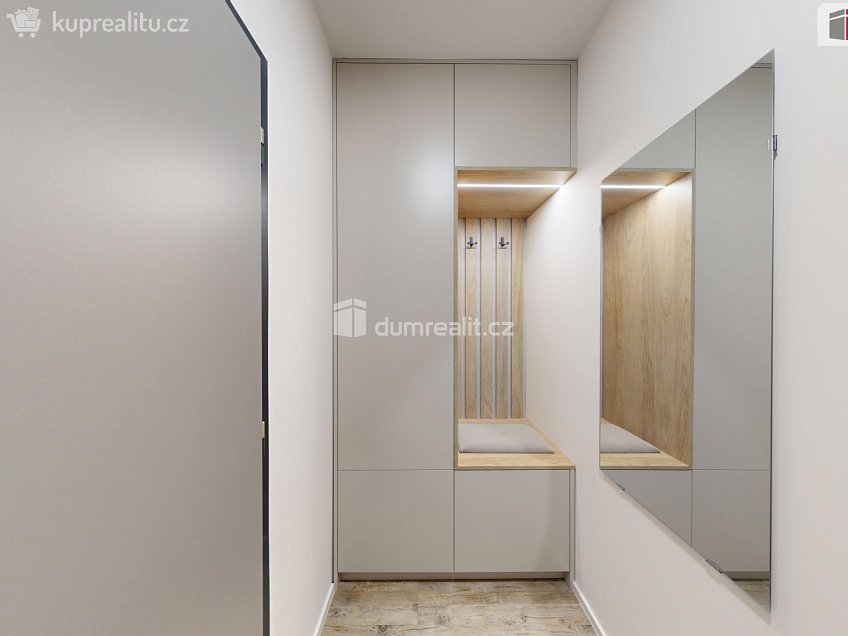 Pronájem bytu 2+1 44 m^2 Hradecká, Opava 