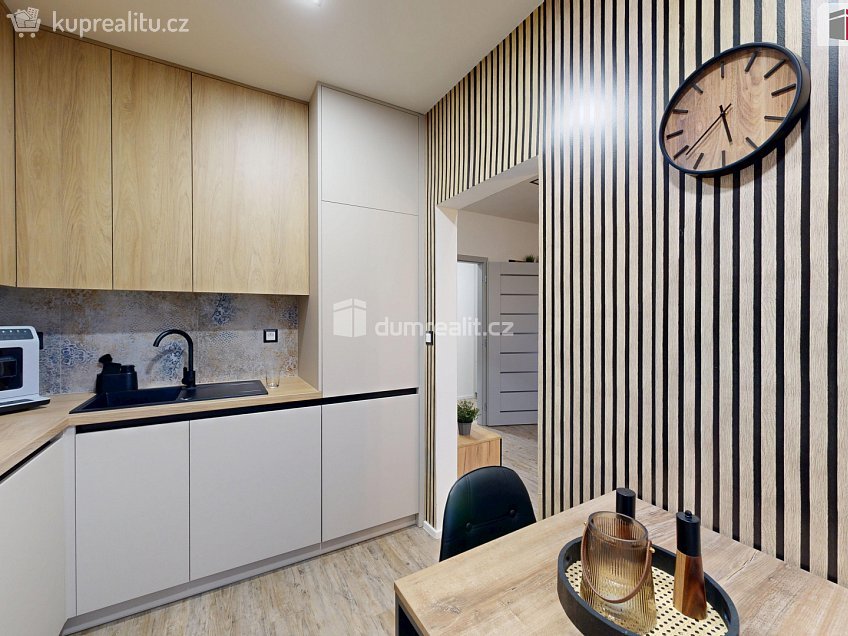 Pronájem bytu 2+1 44 m^2 Hradecká, Opava 