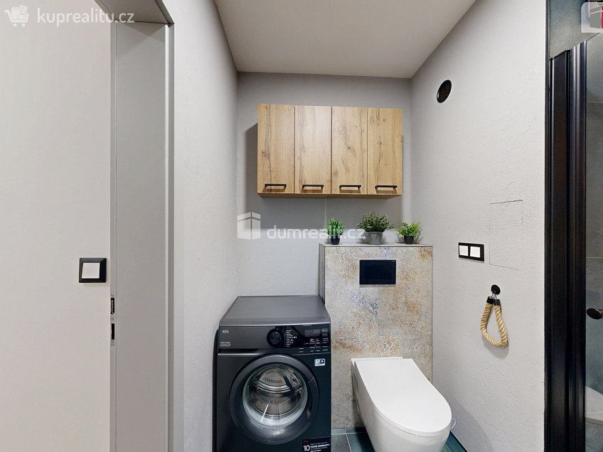 Pronájem bytu 2+1 44 m^2 Hradecká, Opava 