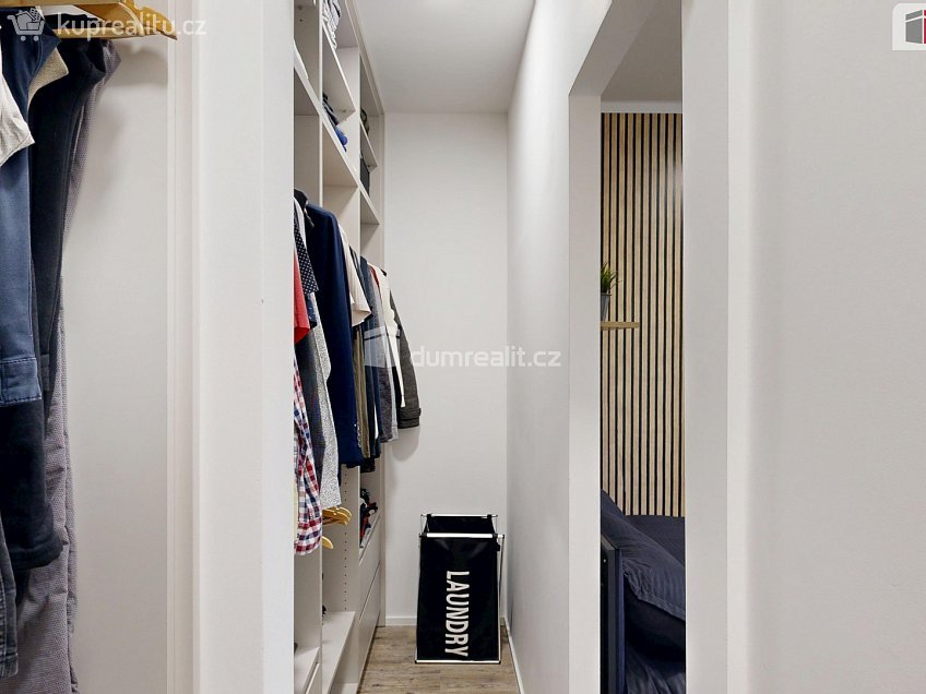 Pronájem bytu 2+1 44 m^2 Hradecká, Opava 