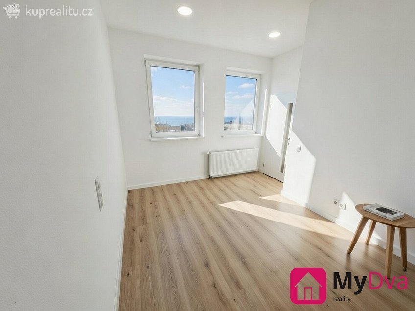 Pronájem bytu 1+1 33 m^2 Sv. Čecha, Třebíč 