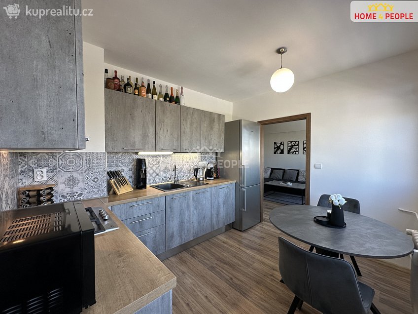 Prodej bytu 2+1 64 m^2 Seifertova, Kolín 