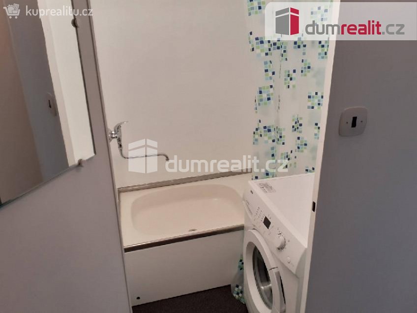 Pronájem bytu 1+1 27 m^2 Veltruská, Praha 9 