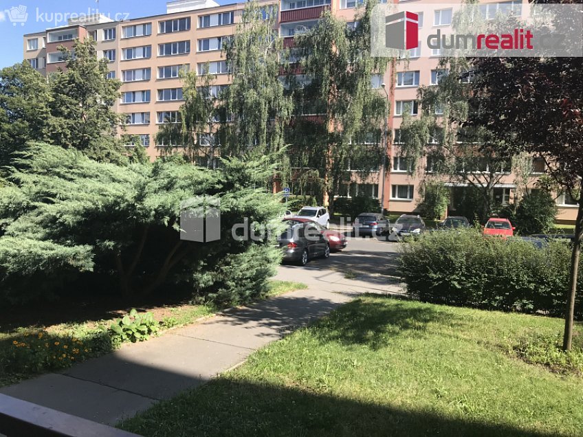 Pronájem bytu 1+1 27 m^2 Veltruská, Praha 9 