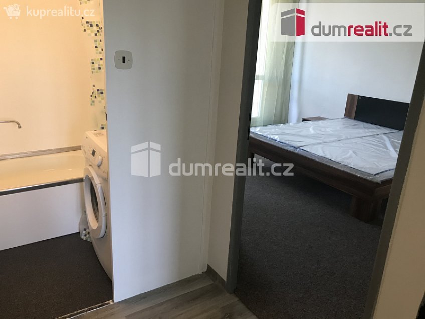Pronájem bytu 1+1 27 m^2 Veltruská, Praha 9 