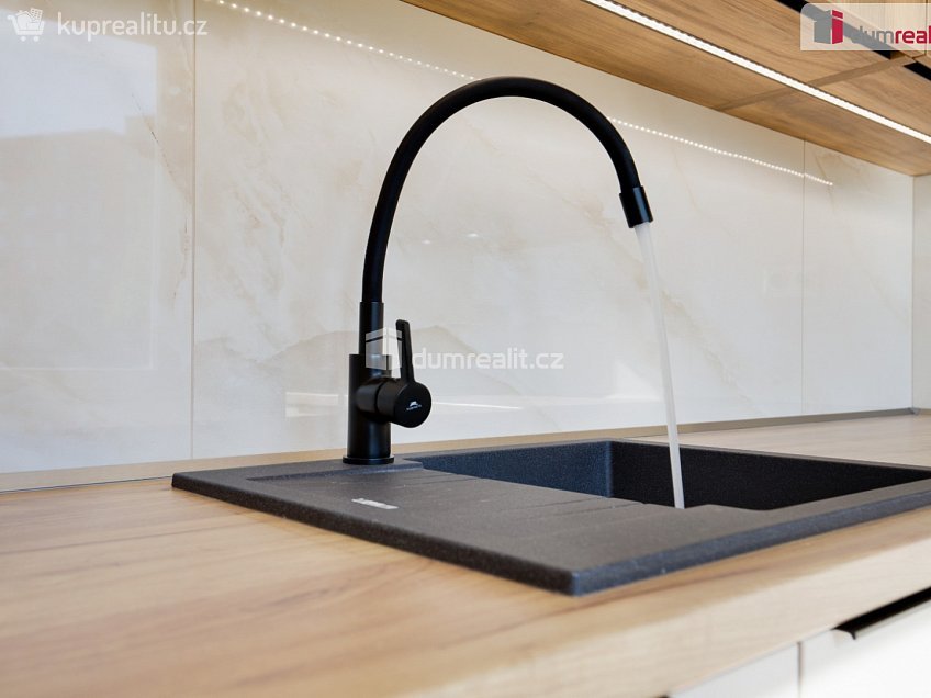 Pronájem bytu 2+1 63 m^2 Jizerská, Ústí nad Labem 