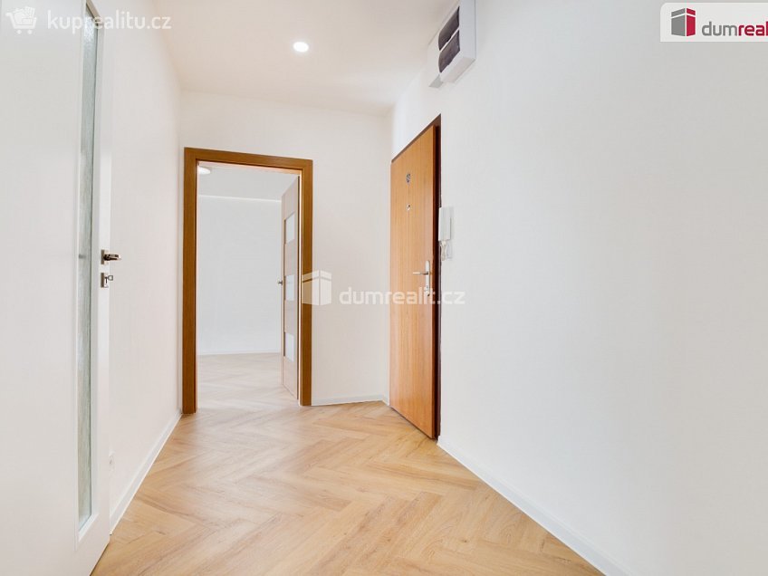 Pronájem bytu 2+1 63 m^2 Jizerská, Ústí nad Labem 