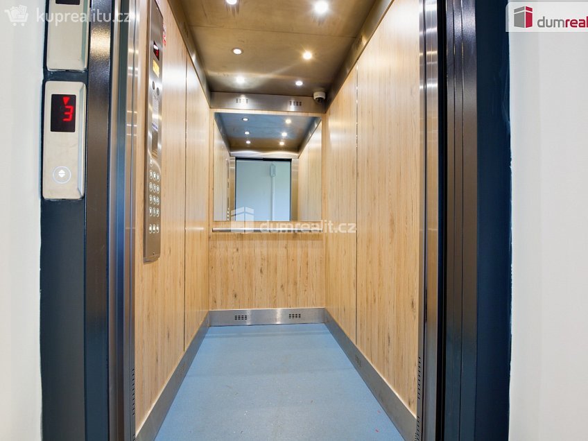 Pronájem bytu 2+1 63 m^2 Jizerská, Ústí nad Labem 