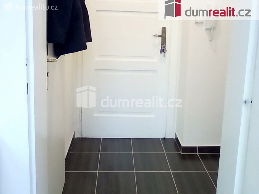 Pronájem bytu 1+kk 25 m^2 Stavitelská, Praha 6 