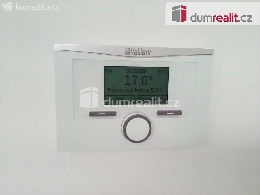 Pronájem bytu 1+kk 25 m^2 Stavitelská, Praha 6 