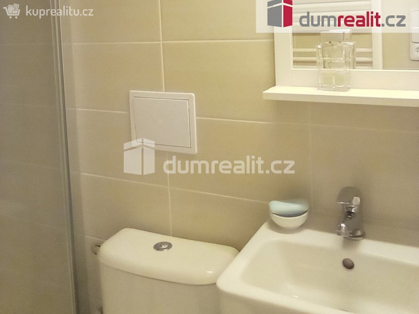 Pronájem bytu 1+kk 25 m^2 Stavitelská, Praha 6 