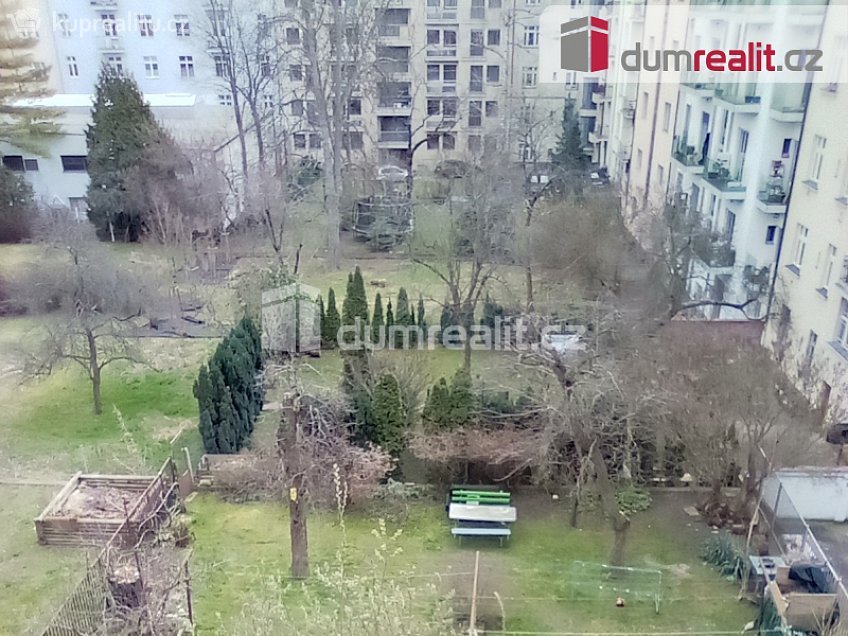 Pronájem bytu 1+kk 25 m^2 Stavitelská, Praha 6 