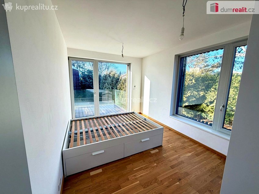 Pronájem bytu 2+kk 48 m^2 Ringhofferova, Kamenice 