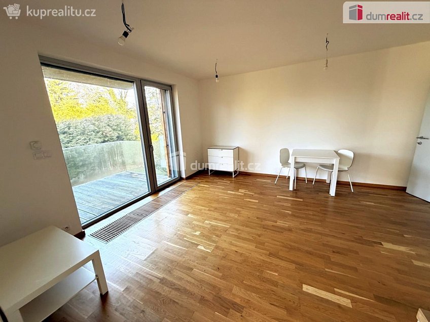 Pronájem bytu 2+kk 48 m^2 Ringhofferova, Kamenice 