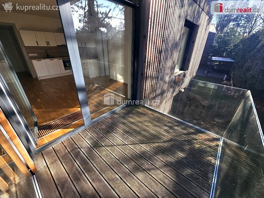 Pronájem bytu 2+kk 48 m^2 Ringhofferova, Kamenice 