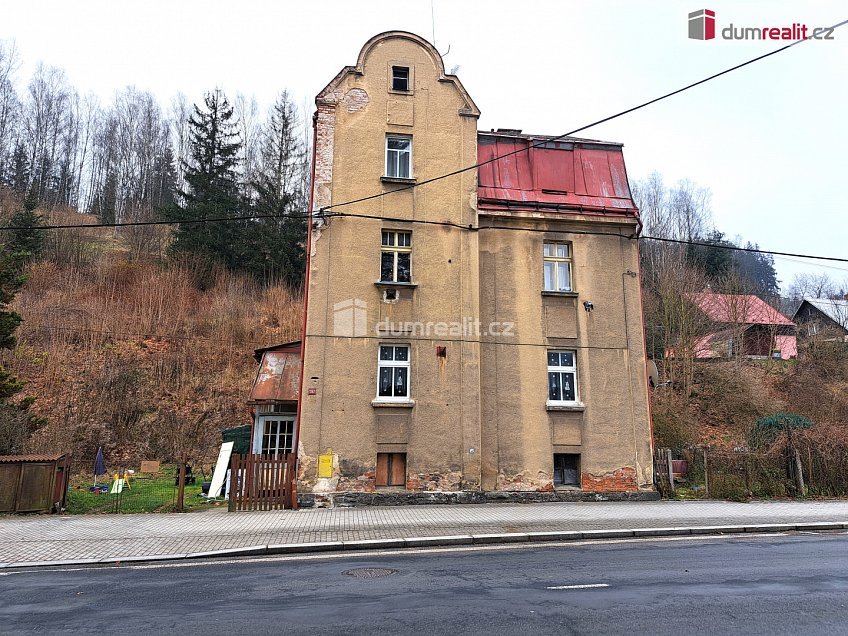 Prodej bytu 3+1 70 m^2 Čs. armády, Kraslice 