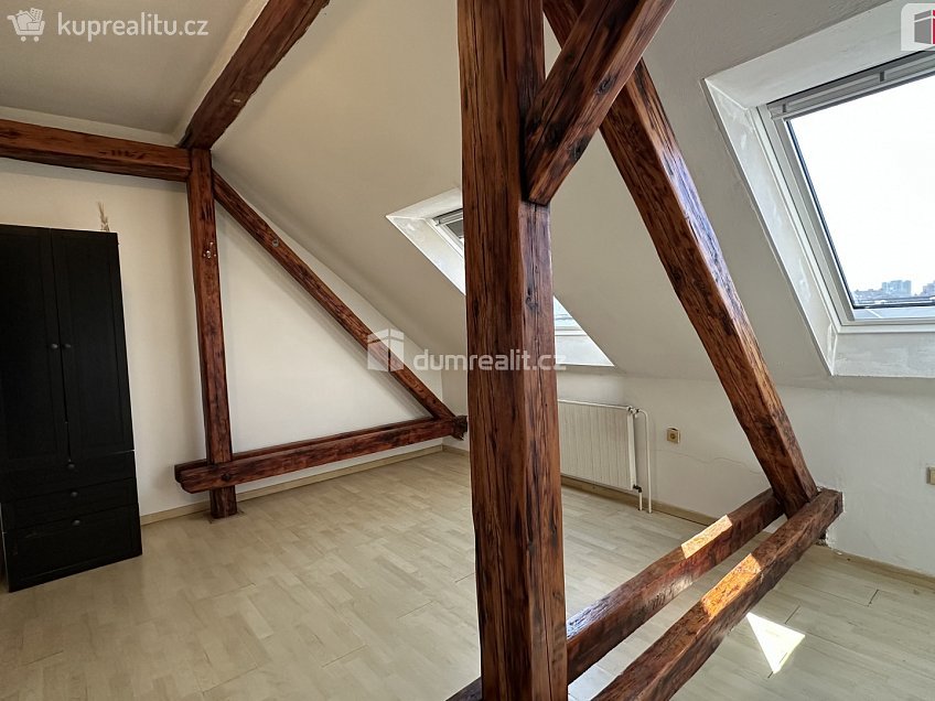 Pronájem bytu 1+kk 15 m^2 Na Hrůdách, Břeclav 