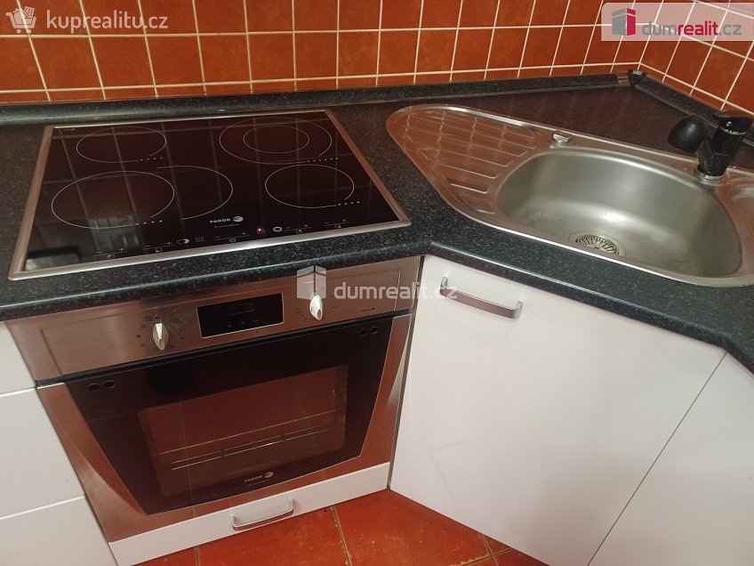 Prodej bytu 3+kk 60 m^2 Lipová, Jílové 