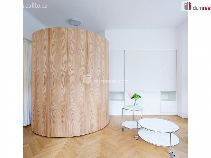 Pronájem bytu 2+kk 80 m^2 Kafkova, Praha 6 