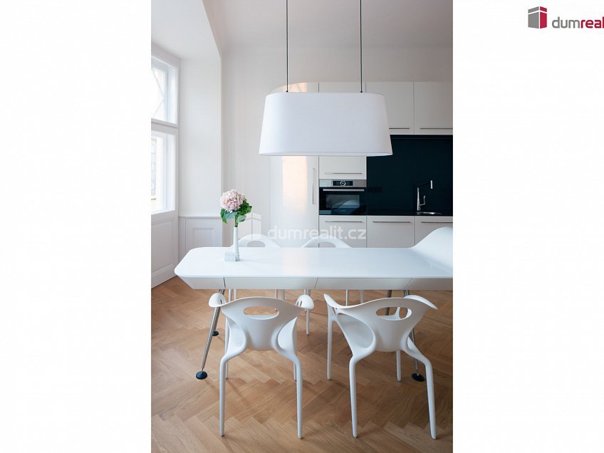 Pronájem bytu 2+kk 80 m^2 Kafkova, Praha 6 