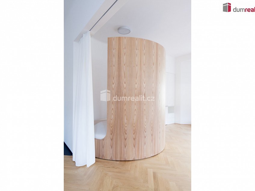 Pronájem bytu 2+kk 80 m^2 Kafkova, Praha 6 