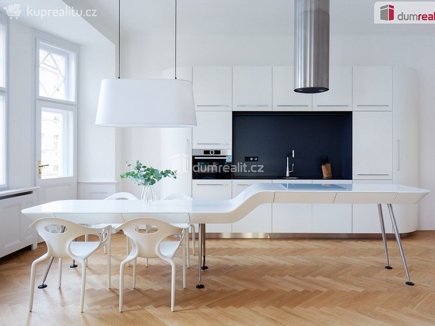 Pronájem bytu 2+kk 80 m^2 Kafkova, Praha 6 