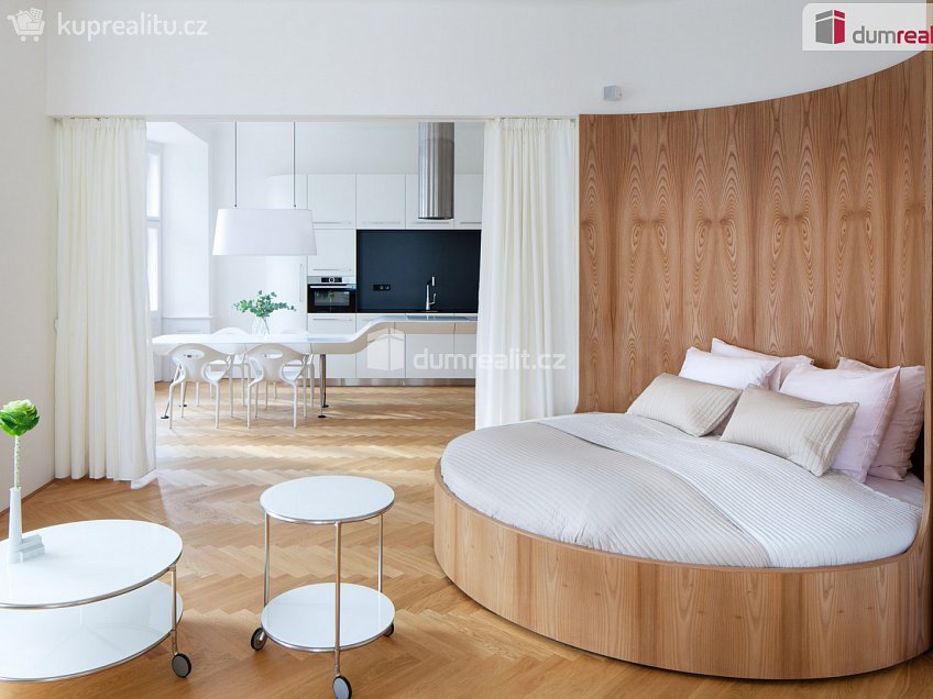 Pronájem bytu 2+kk 80 m^2 Kafkova, Praha 6 