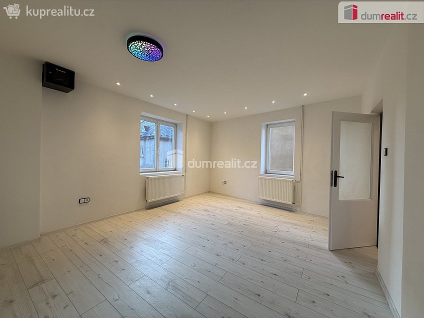 Pronájem bytu 1+1 38 m^2 Úzká, Děčín 