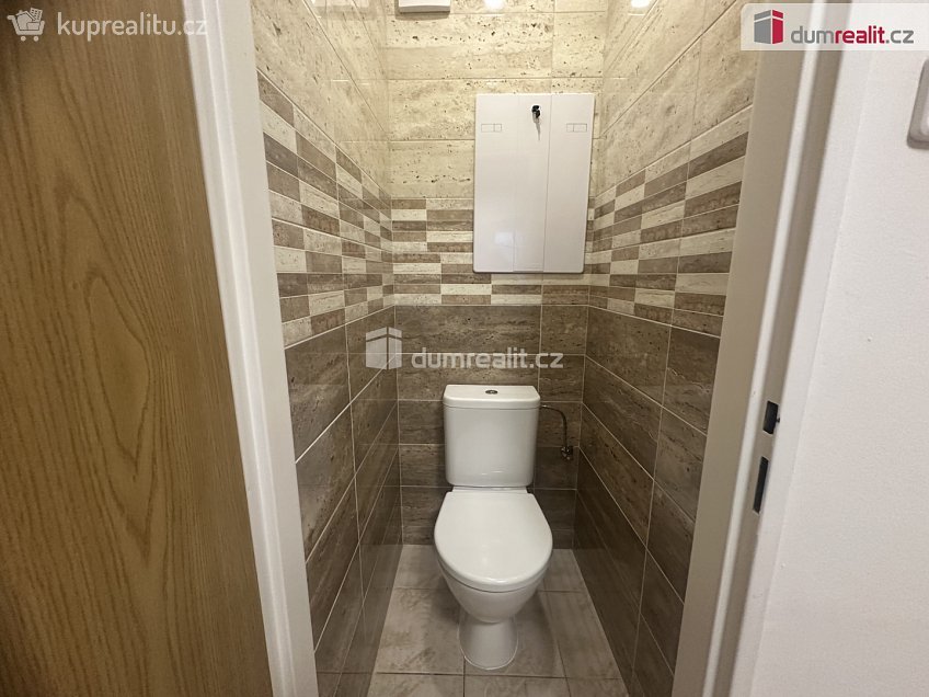 Pronájem bytu 3+kk 75 m^2 Svojšovická, Praha 4 