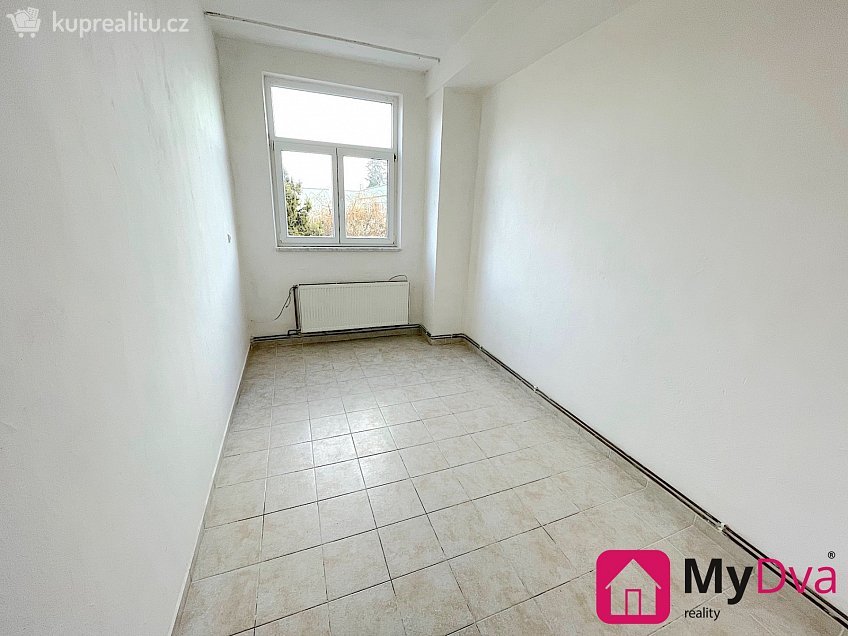 Pronájem bytu 2+1 50 m^2 nám. Armády, Znojmo 