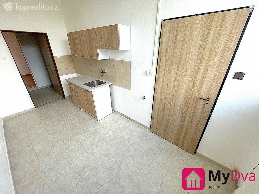 Pronájem bytu 2+1 50 m^2 nám. Armády, Znojmo 